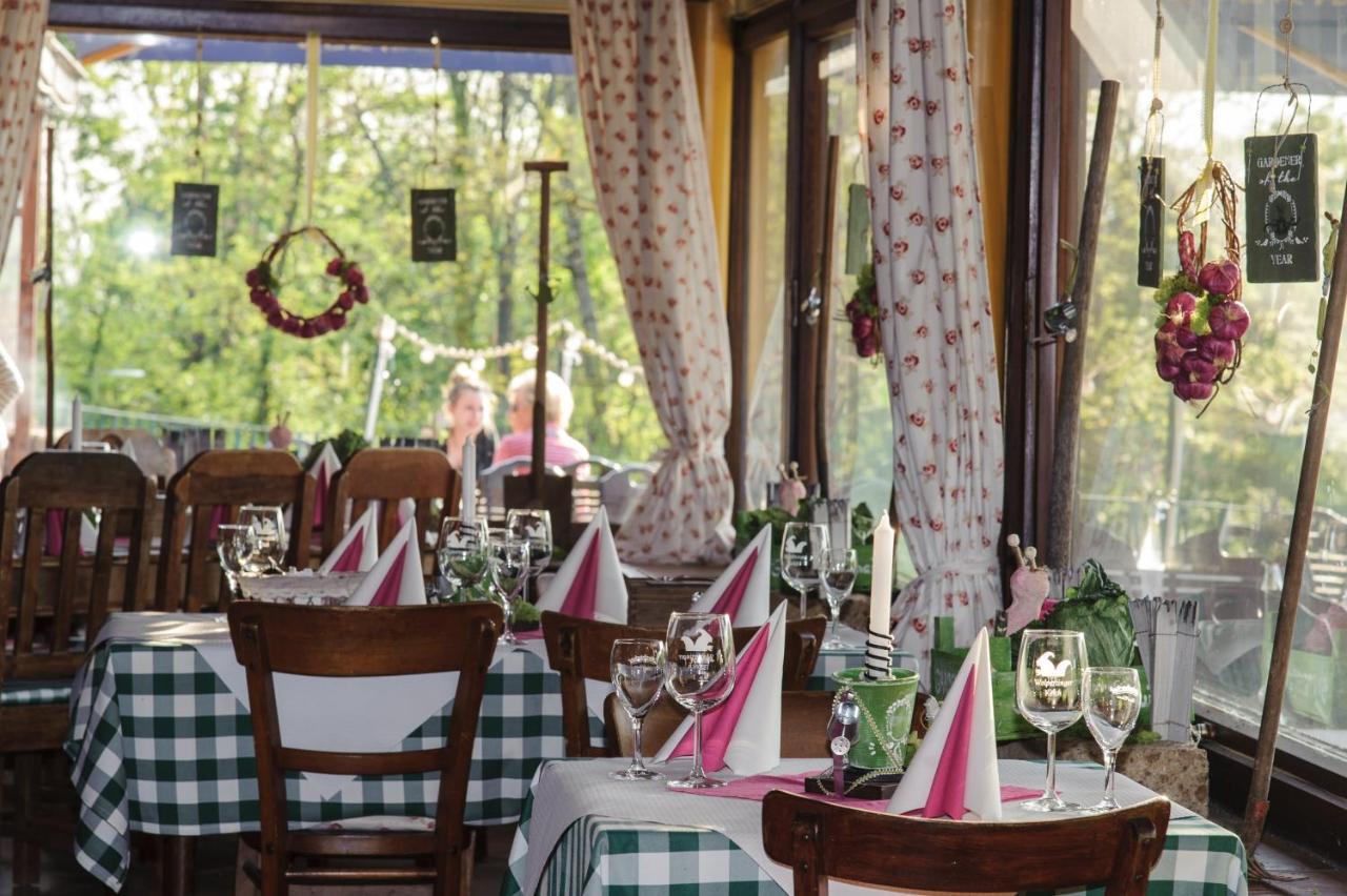 Hotel Merkurwald - Restaurant Wolpertinger Baden-Baden Exteriör bild